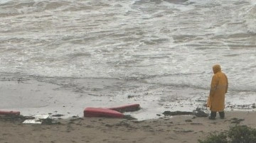 İzmir Çeşme'de lastik bot battı! 5 düzensiz göçmen öldü!