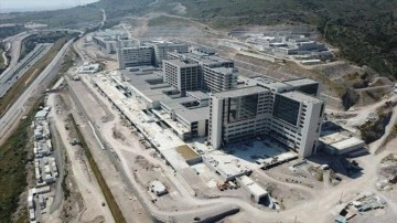 İzmir Şehir Hastanesi'ni 10 yıldır açamadılar