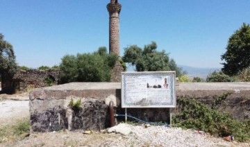 İzmir'de 600 yıllık cami göz göre göre yok oluyor!