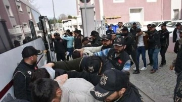 İzmir'de DEM etkinliğinde terör propagandası: 82 kişi gözaltına alındı