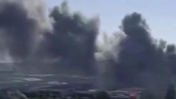 İzmir'de fabrika yangını: Dumanlar gökyüzü kapladı