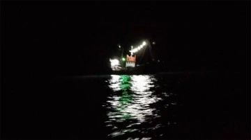 İzmir'de facia! Balıkçı teknesi battı 3 balıkçı öldü 2 balıkçı kayıp