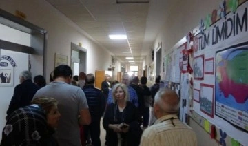 İzmir'de 'ikinci tur' yoğunluğu: Seçmenler sandığa akın etti
