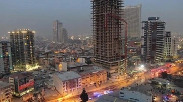 İzmir'de inşaat vincinin devrildiği kazada hayatını kaybeden sayısı 6'ya yükseldi