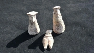 İzmir'de kadın ve erkek figürinleri bulundu: Tam 7 bin 700 yıllık!