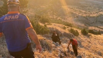 İzmir'de kayalıklardan düşen kişiyi AFAD ekipleri helikopterle kurtardı