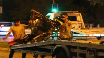 İzmir'de otomobil ile motosiklet çarpıştı! Kurye hayatını kaybetti