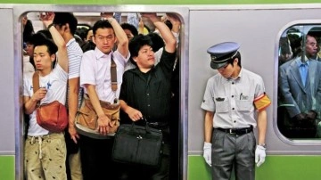 Japonya'da Metrolar Neden Aşırı Kalabalık? - Webtekno