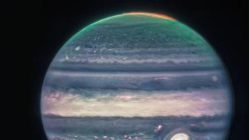 Jüpiter, Halkaları ve Kutup Işıklarıyla Fotoğraflandı