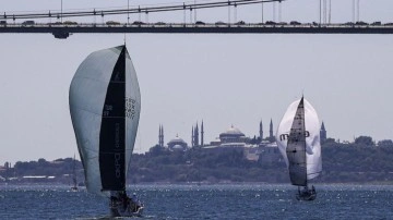 Kabotaj Bayramı'nda İstanbul Boğazı'nda yelkenliler yarıştı