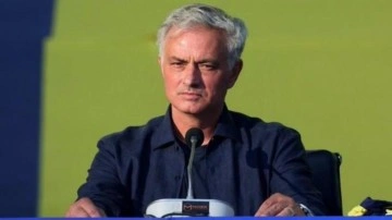 Kadıköy'de Jose Mourinho şöleni! Resmi imzalar atıldı: İşte ilk sözleri