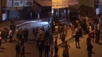 Kadıköy'de iki grubun tekme tokat kavgası kameralara yansıdı!