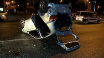 Kadıköy'de otomobil takla attı: 4 yaralı
