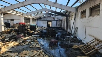 Kağıthane'de depo yangını: Faciadan dönüldü!