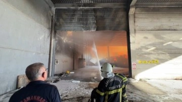 Kahramanmaraş’ta bir tekstil fabrikasının pamuk deposunda yangın çıktı