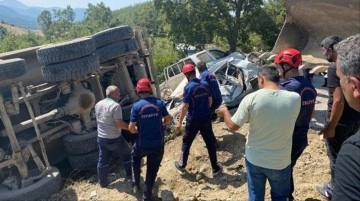 Kahramanmaraş'taki kamyon kazasında hayatını kaybedenlerin sayısı 6'ya yükseldi