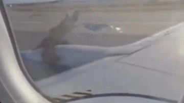 Kalkışta Motor Kapağı Düşen Uçak Dehşet Oluşturdu [Video]