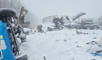 Kanada'da kar fırtınası: 60'tan fazla araç birbirine girdi!