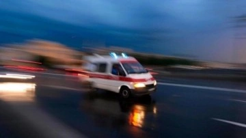 Karabük'te feci kaza: Park halindeki kamyona çarpan minibüste 1 kişi öldü!