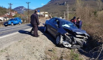 Karabük'teki trafik kazalarında biri ağır 3 kişi yaralandı
