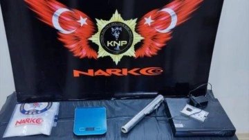 Kars'ta uyuşturucu operasyonu: 3 kişi yakalandı