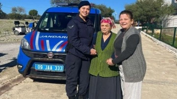 Kaybolan Alzheimer hastası yaşlı kadını Jandarma ailesine teslim etti
