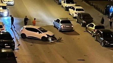 Kayseri’de 3 aracın karıştığı kaza kamerada