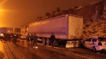 Kayseri'de 8 araçlı zincirleme trafik kazası