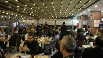 Kayseri'de depremzede öğretmenler yemekte buluştu