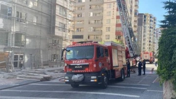 Kayseri'de korkutan yangın! Binanın çatısını alev alev yandı