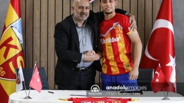 Kayserispor 19 yaşındaki santrforu ile sözleşme yeniledi