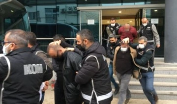 Kelepçeli ve polis yelekli suç örgütü: Mahkeme tahliye kararı verdi