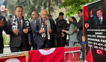 Kemal Kılıçdaroğlu ve Ali Babacan, Sinan Ateş'in mezarını ziyaret etti