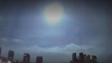 Kiev'de gökyüzünde beliren ışık halkı paniğe sürükledi... NASA "İlgimiz yok" dedi!