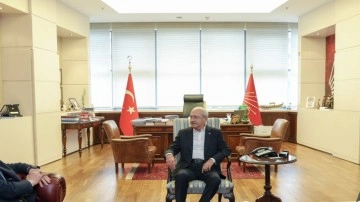 Kılıçdaroğlu KESK Eş Genel Başkanları ve Tekgıda-İş Sendikası Genel Başkanı ile görüştü