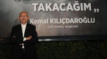 Kılıçdaroğlu'ndan Malatya'da beklenmedik hareket! Aleyhindeki afişle poz verdi