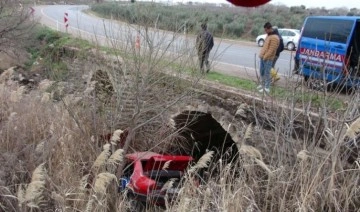 Kilis'te otomobil, dereye uçtu: 3 yaralı