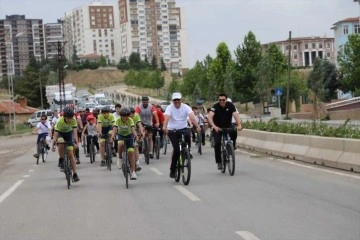 Kırıkkale Yahşihan Belediyesi Sağlık İçin Pedalla Bisiklet Turu Düzenledi