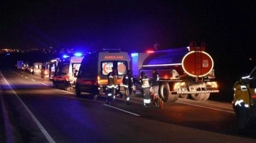 Kırıkkale'de deprem bölgesinden dönen ekibi taşıyan midibüs devrildi! Kazada 13 kişi yaralandı