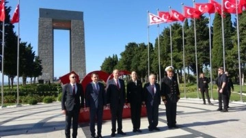 KKTC Cumhurbaşkanı Tatar, Çanakkale Şehitler Abidesi'ni ziyaret etti