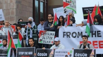 Koç Üniversitesi öğrencileri Filistin'e destek gösterisi gerçekleştirdi