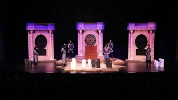 Konya Şehir Tiyatrosu, “Nizamülmülk” oyununu 15 Temmuz’a özel sahneledi!