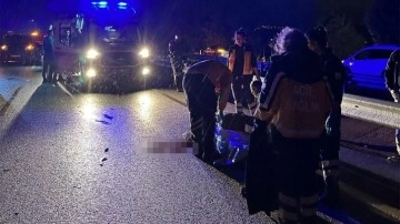 Korkunç! İzmir'de iki sevgili arabadan inip yolda kavga ederken başka araçların altında kaldı