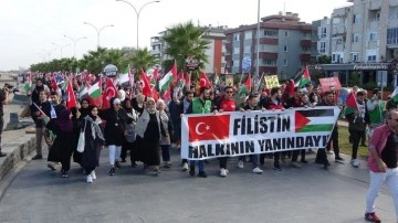 Kosovalı kadınlar Filistin'e destek için yürüdü