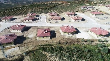Köy evleri için yeni model! 100 bin civarında yapılacak Mehmet Özhaseki açıkladı