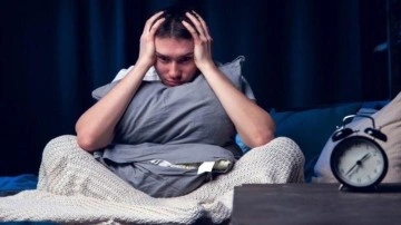 Kronik insomnia belirtileri nelerdir? Uykusuzluk vücutta ne yapar? Beynin uykuya dalamaması...