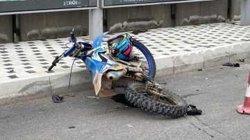 Kros motosiklet minibüs ile çarpıştı: 1 ağır yaralı