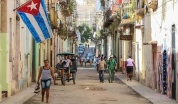 Küba'dan protestoculara mesaj: Devrimi yok etmeye çalışan herhangi bir plan başarılı olamayacak