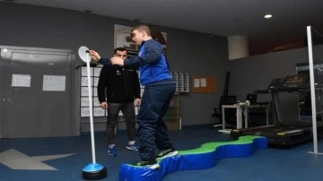 Küçükçekmece'de engelli çocuklara spor eğitimi veriliyor