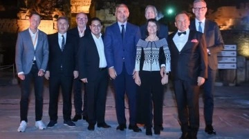 Kültür ve Turizm Bakanı, Efes'te Alman turizmcilerle bir araya geldi